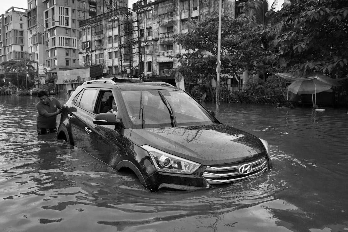 Seguro de carro cobre enchente? Entenda suas coberturas e direitos - Martinhago Advocacia | Advogados Especialistas em Defesa dos Seus Direitos